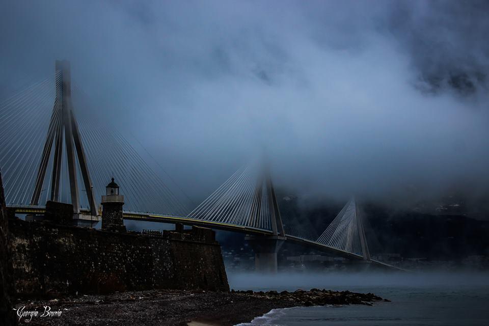 Όταν η γέφυρα Ρίου-Αντιρρίου χάνεται μέσα στην ομίχλη το θέαμα είναι μαγευτικό - Εικόνα 2