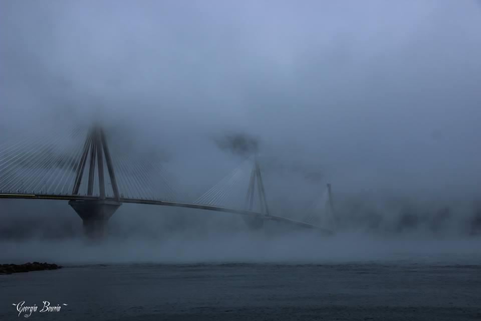 Όταν η γέφυρα Ρίου-Αντιρρίου χάνεται μέσα στην ομίχλη το θέαμα είναι μαγευτικό - Εικόνα 3