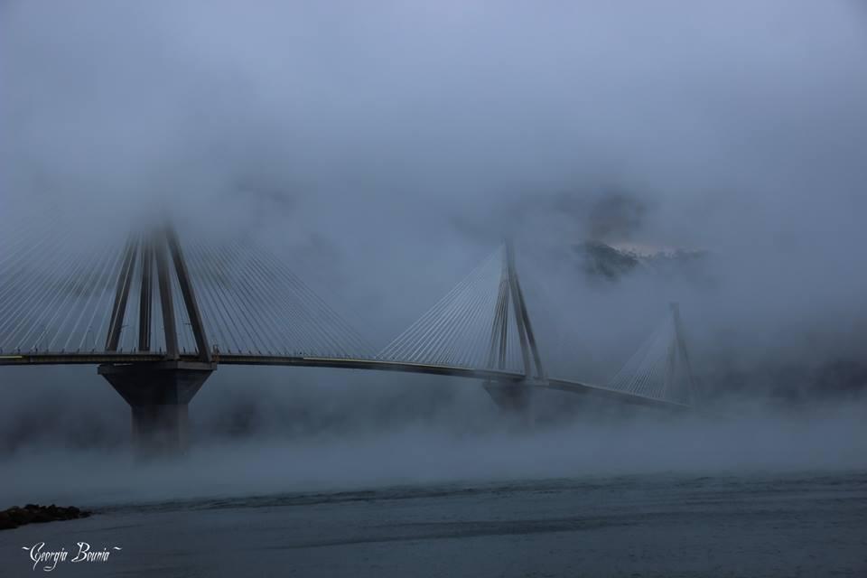 Όταν η γέφυρα Ρίου-Αντιρρίου χάνεται μέσα στην ομίχλη το θέαμα είναι μαγευτικό - Εικόνα 4