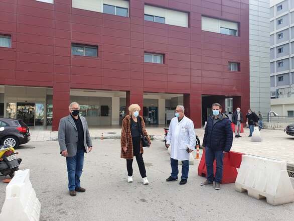 Οι βουλευτές του ΣΥΡΙΖΑ Αχαΐας Αναγνωστοπούλου και Μάρκου επισκέφθηκαν τα νοσοκομεία της Πάτρας (φωτο)